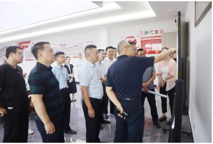 自貢市領(lǐng)導(dǎo)蒞臨融匯公司調(diào)研：共筑建筑產(chǎn)業(yè)總部經(jīng)濟(jì)區(qū)新篇章！